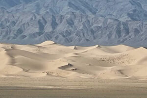 Sanddünen der Wüste Gobi in der Mongolei